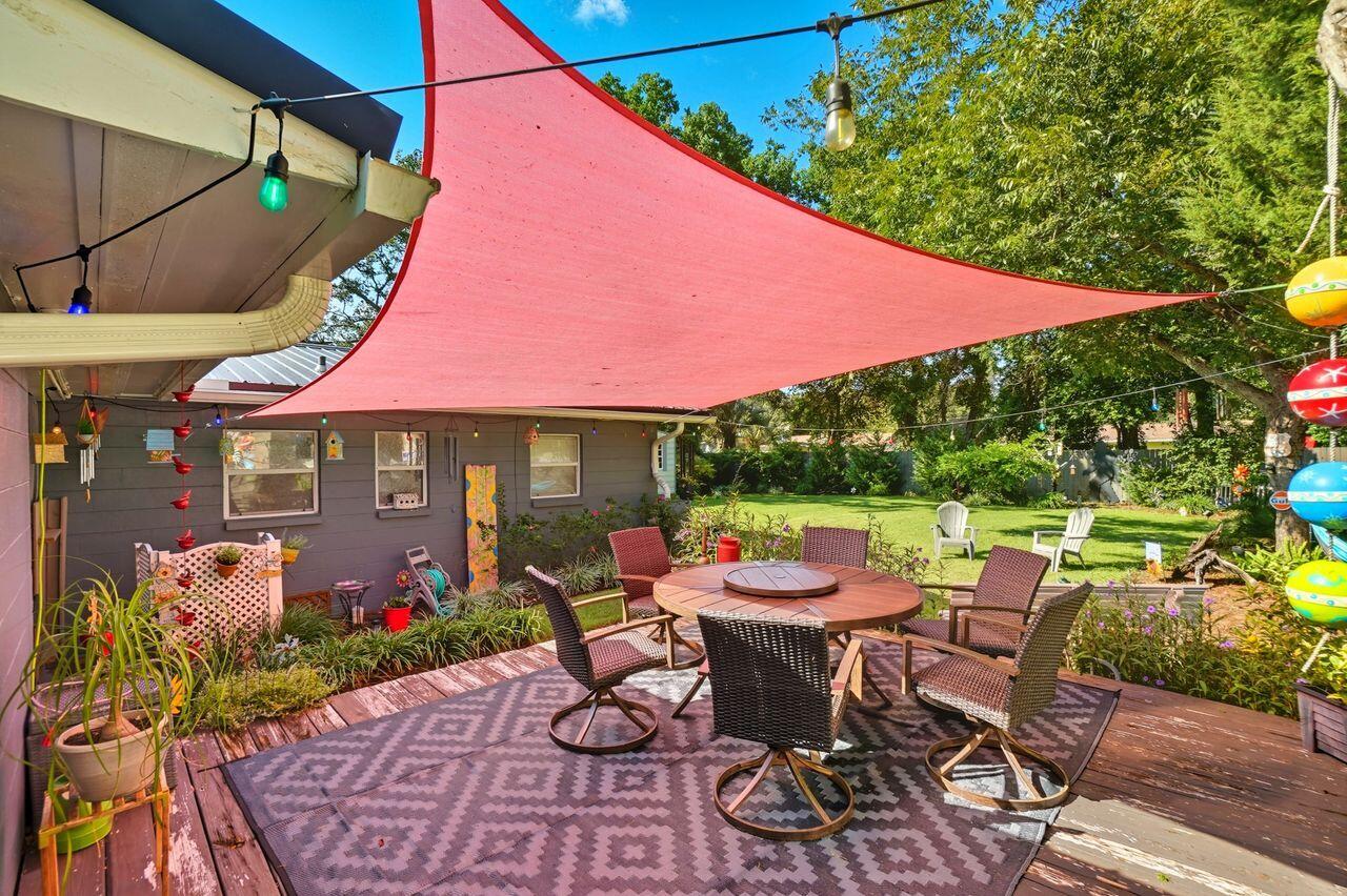 34 NW Hemlock Drive