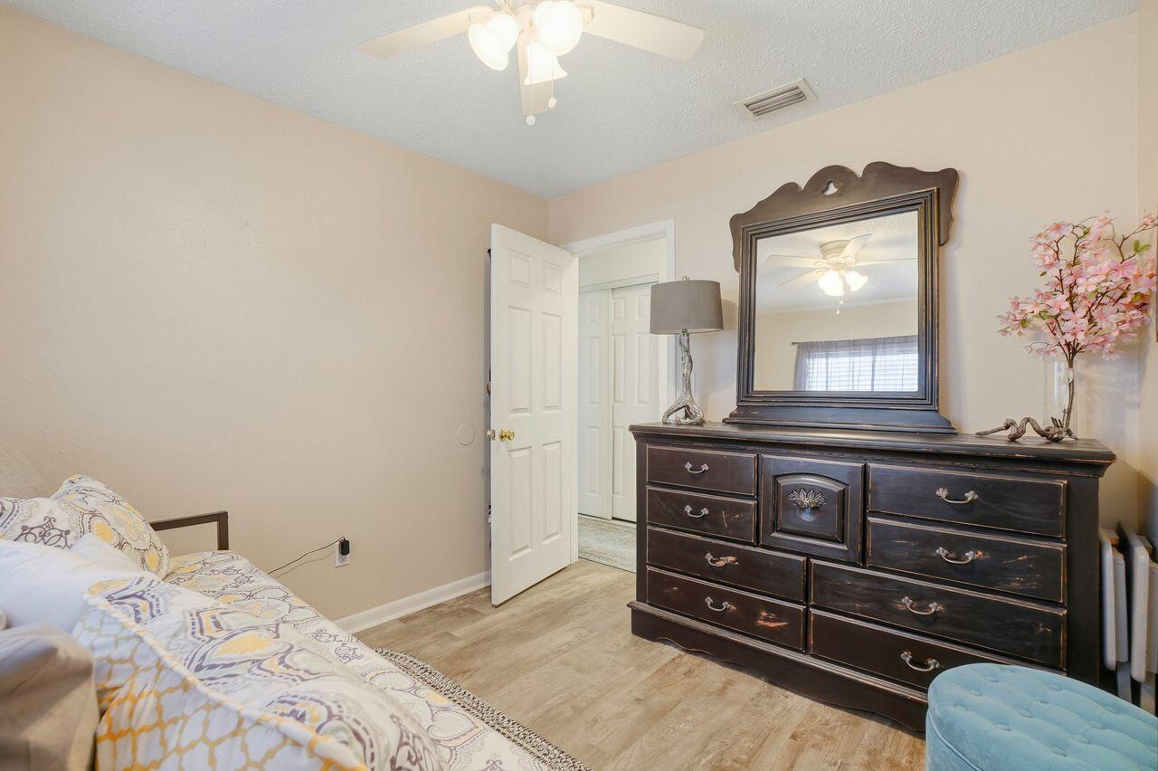 34 NW Hemlock Drive
