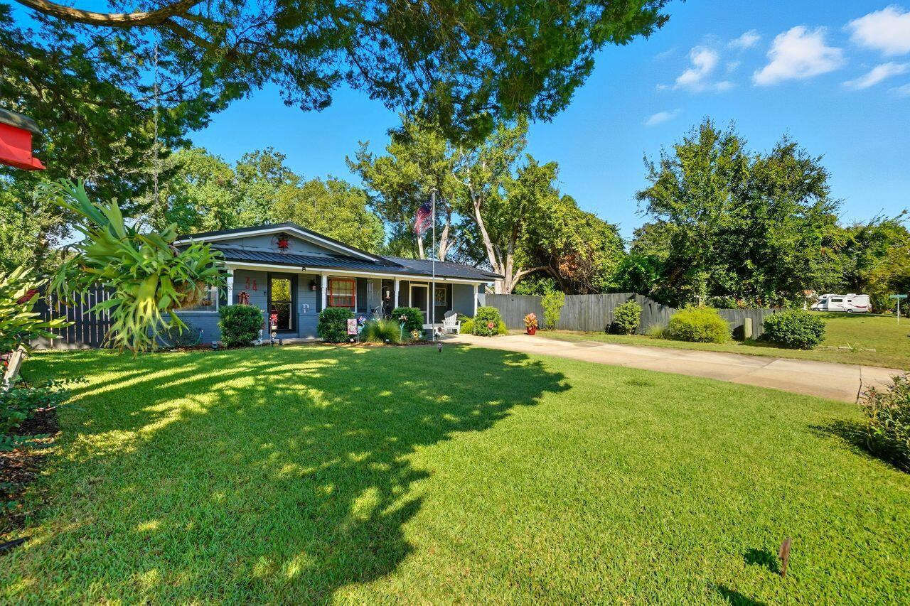 34 NW Hemlock Drive