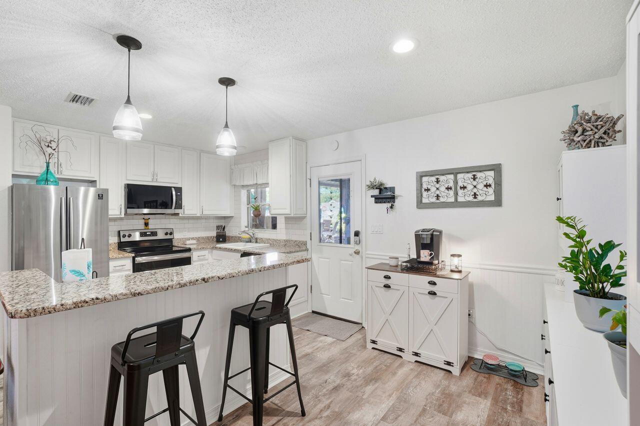 34 NW Hemlock Drive