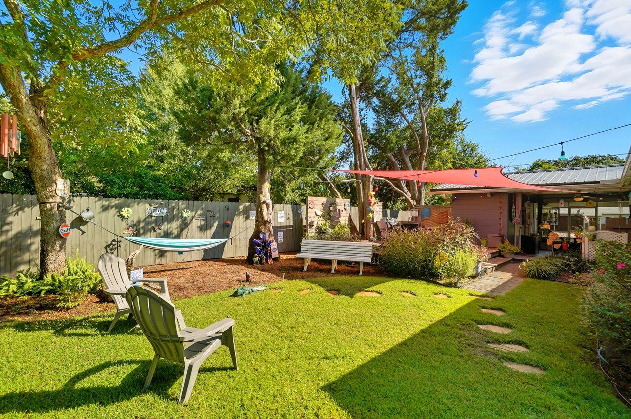 34 NW Hemlock Drive