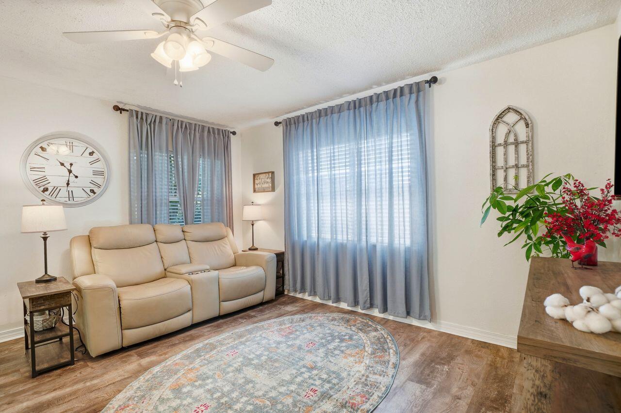 34 NW Hemlock Drive