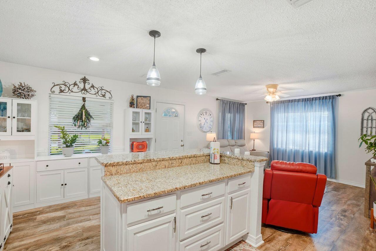 34 NW Hemlock Drive
