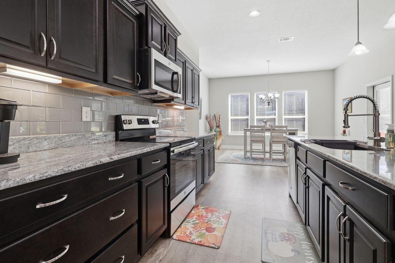 3025 Crown Creek Circle