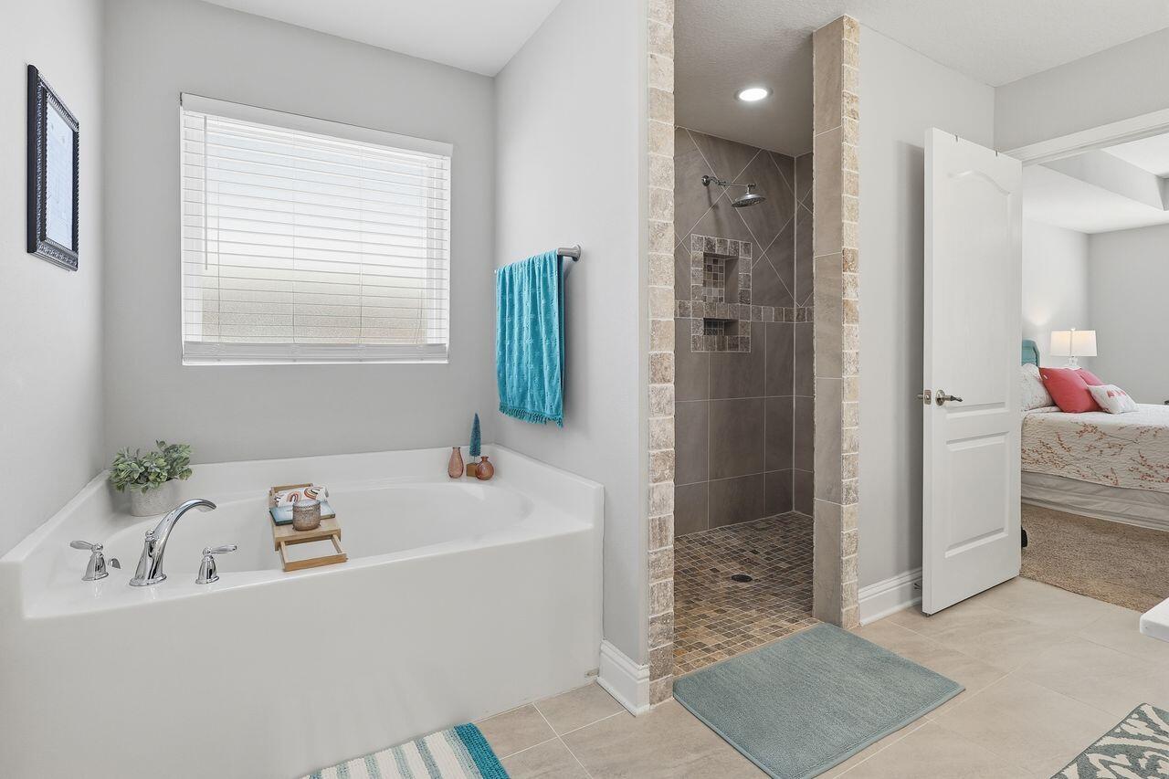 3025 Crown Creek Circle