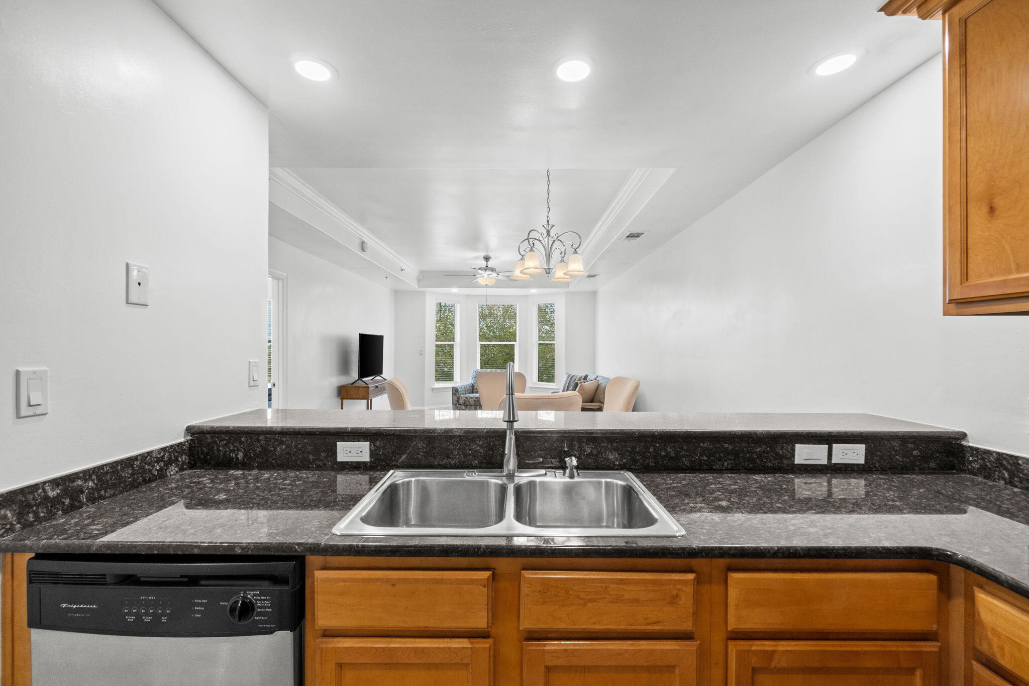 251 MATTIE M KELLY Boulevard Boulevard 302