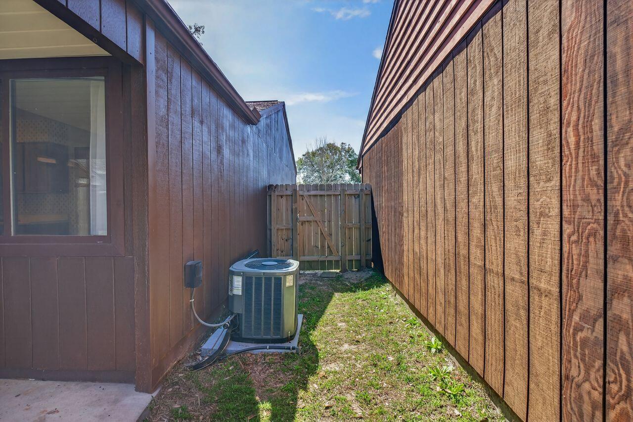 1020 Alderwood Way