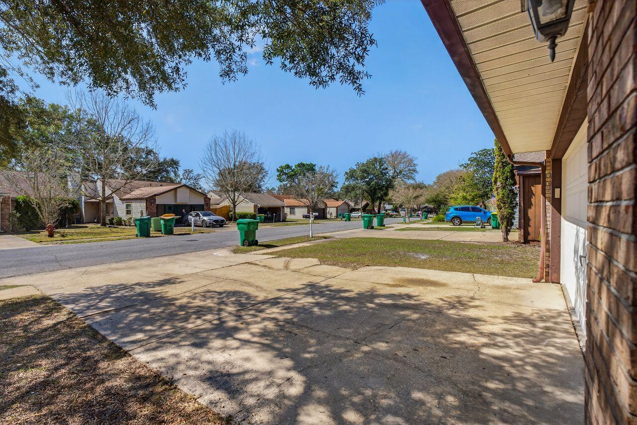 1020 Alderwood Way