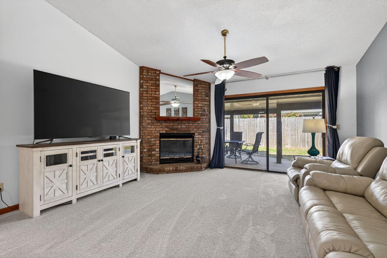 1020 Alderwood Way