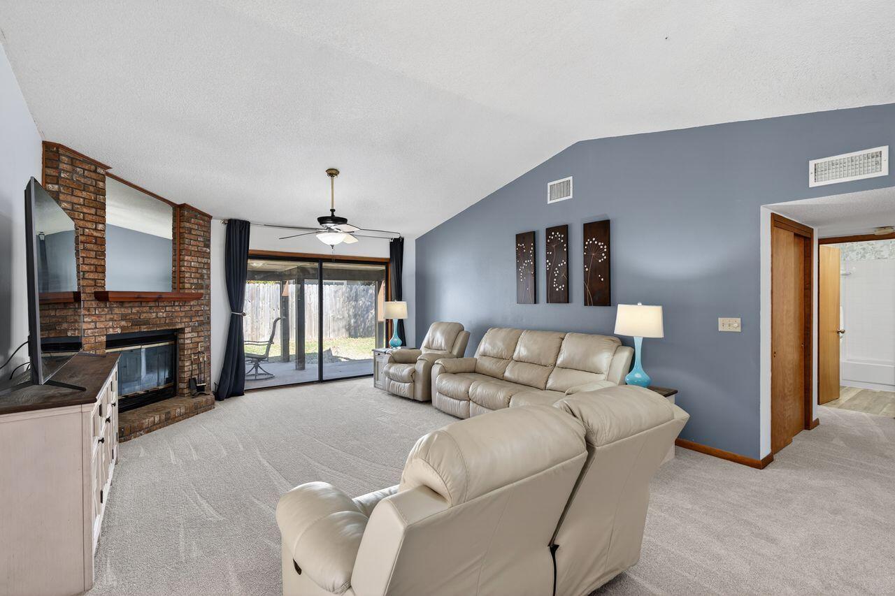 1020 Alderwood Way