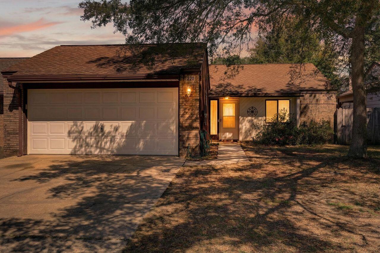 1020 Alderwood Way