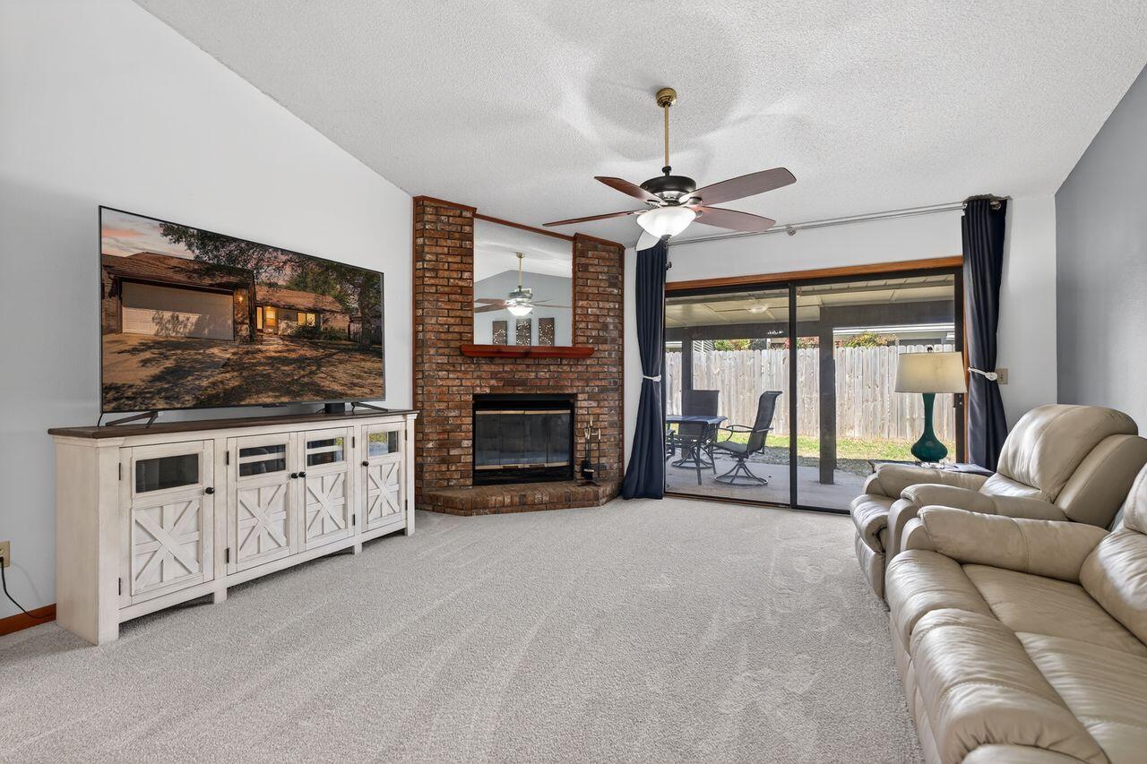 1020 Alderwood Way