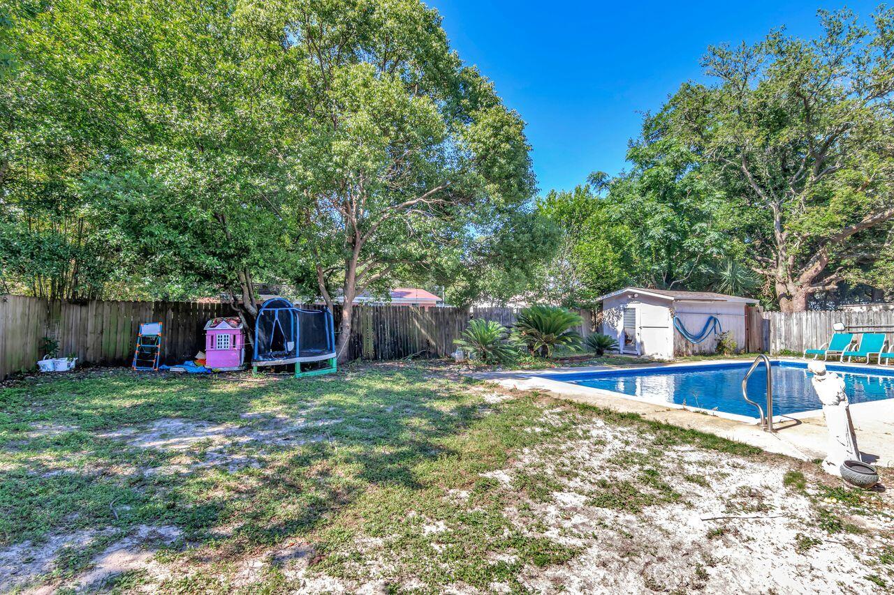 17 NW Highland Drive