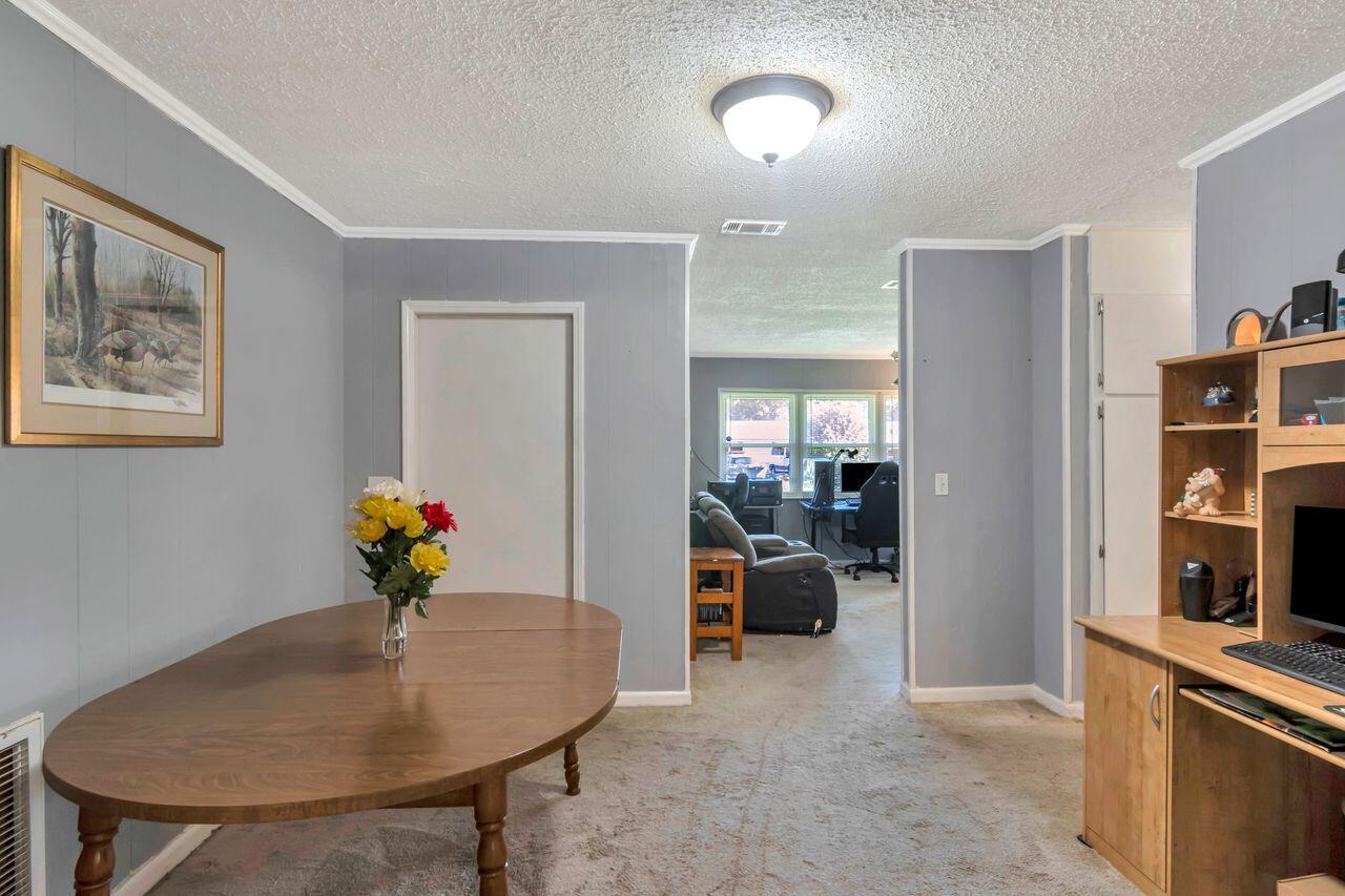 17 NW Highland Drive