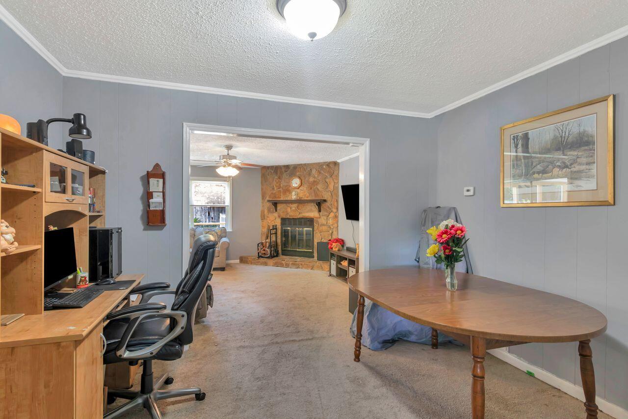 17 NW Highland Drive