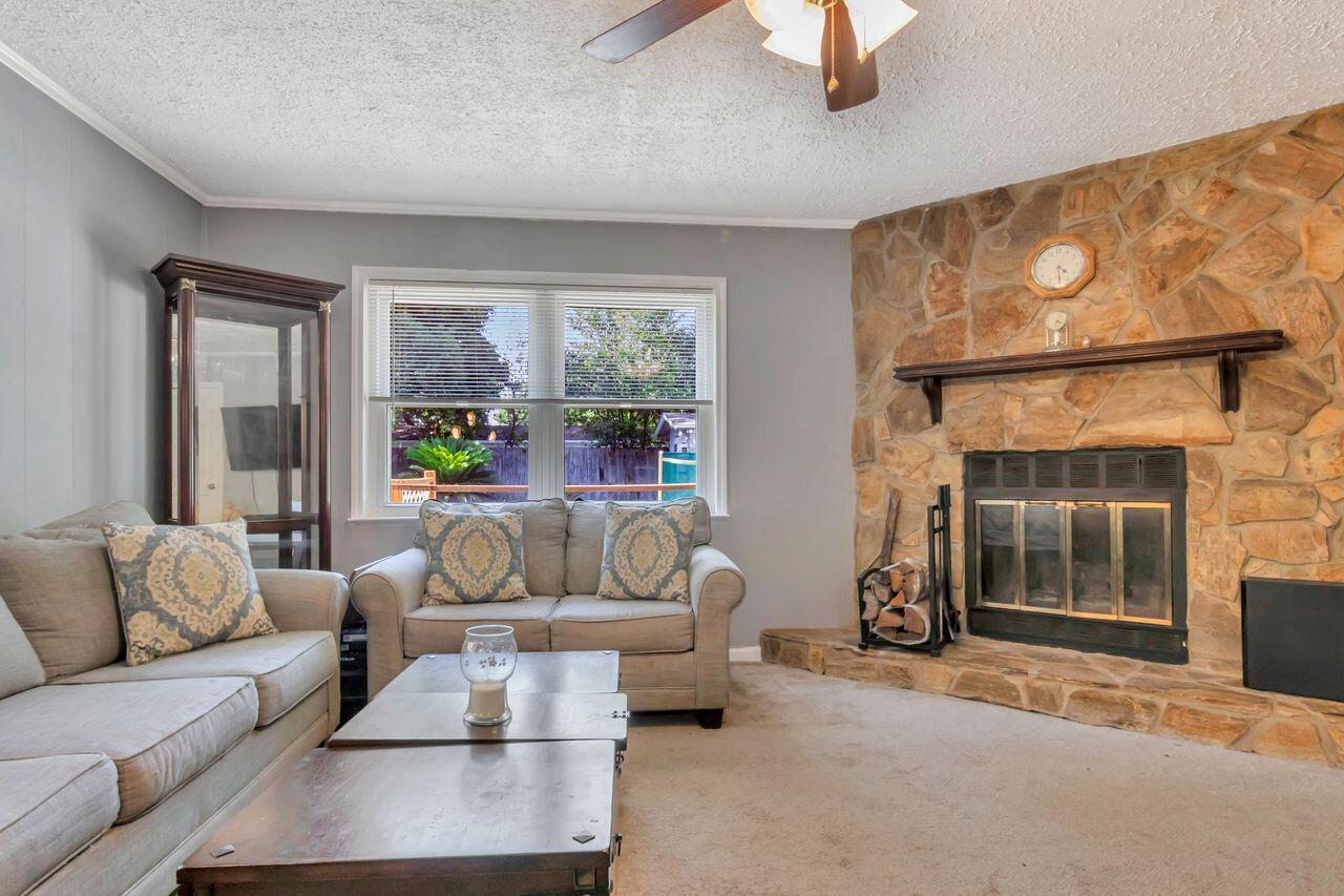17 NW Highland Drive