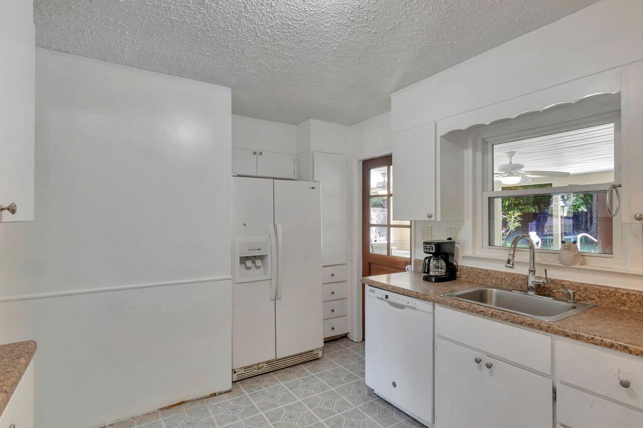 17 NW Highland Drive