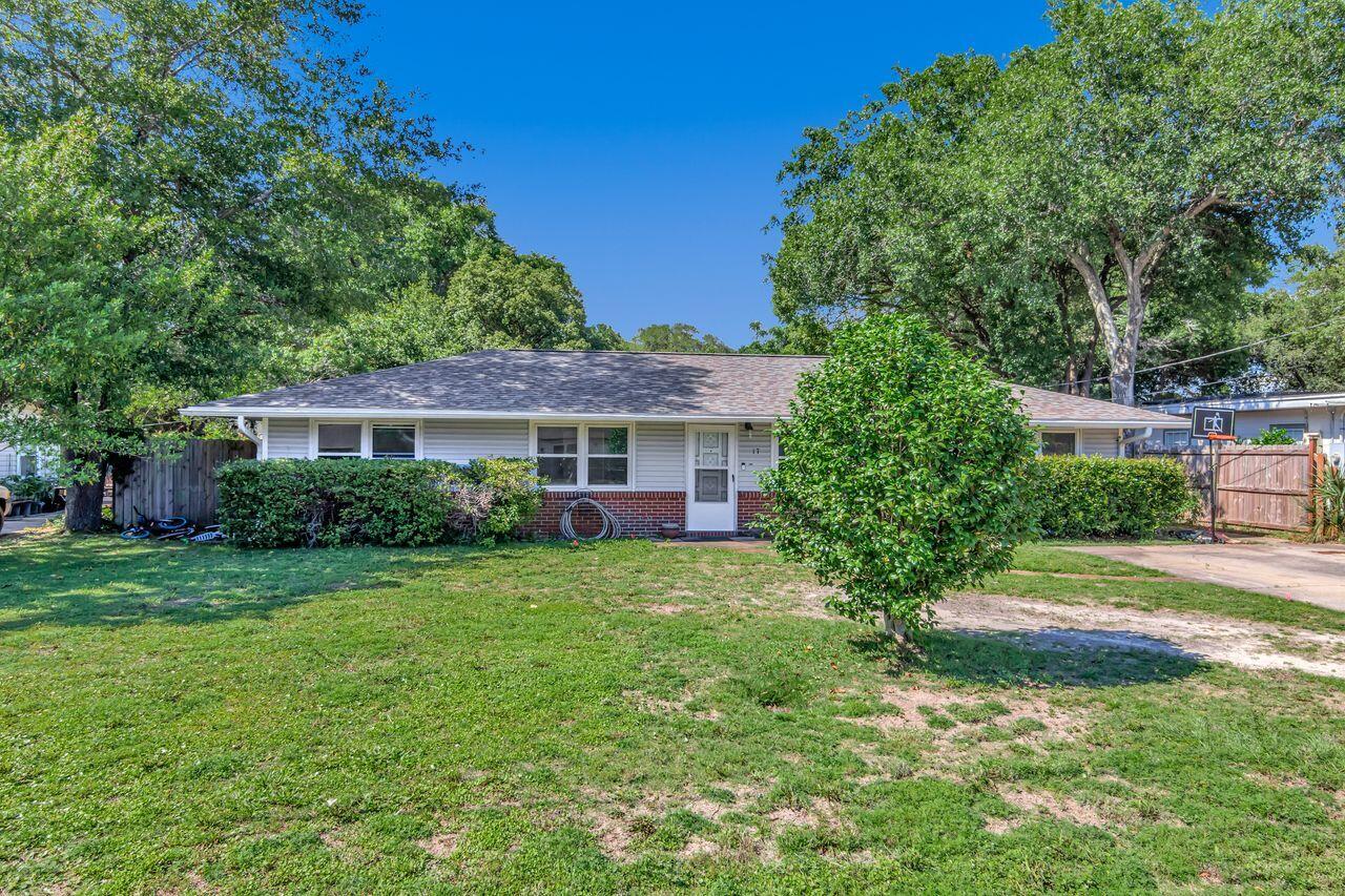 17 NW Highland Drive
