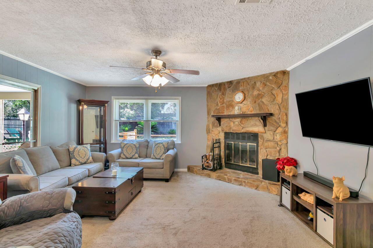 17 NW Highland Drive