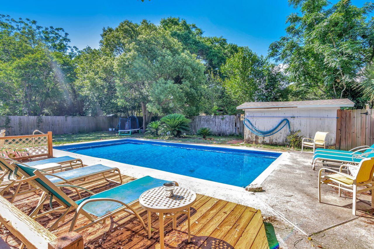 17 NW Highland Drive