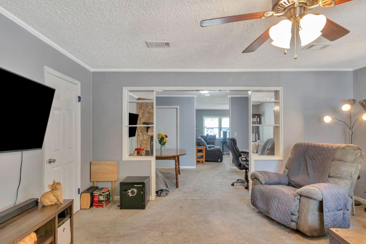 17 NW Highland Drive