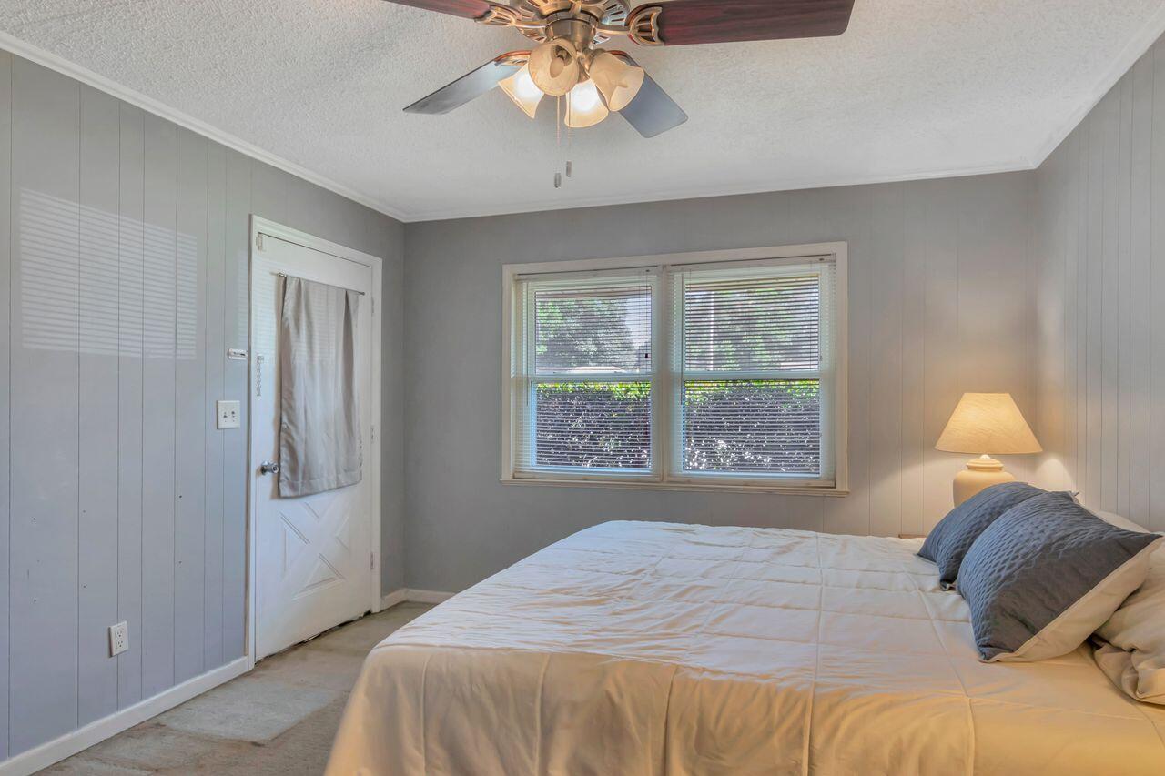 17 NW Highland Drive
