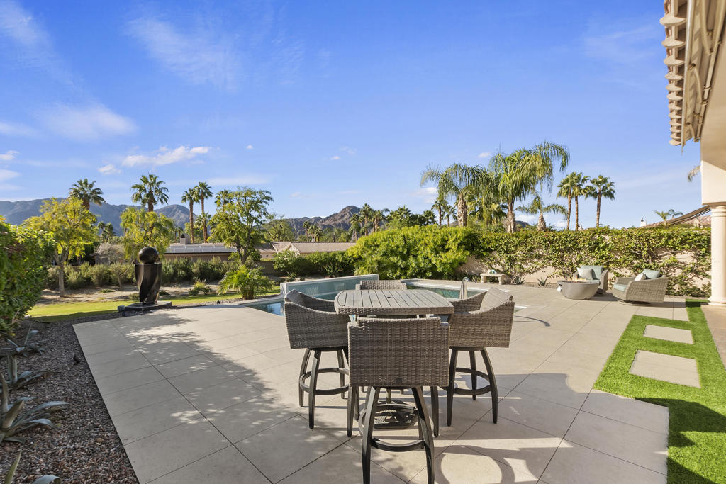 79055 Mission Drive W