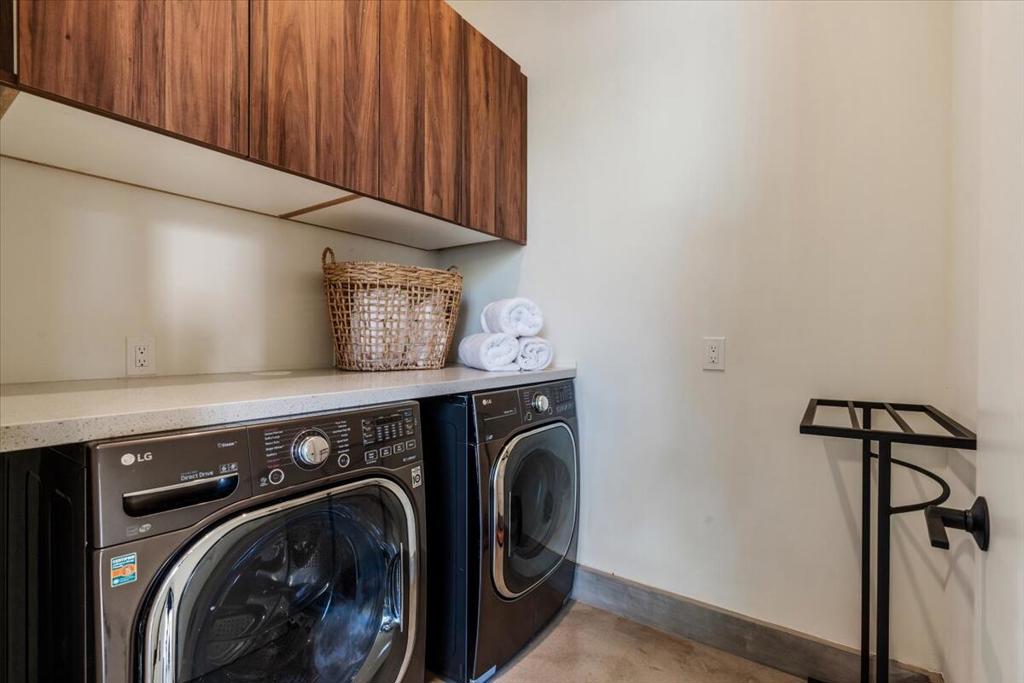 524 E E Miraleste Court Court