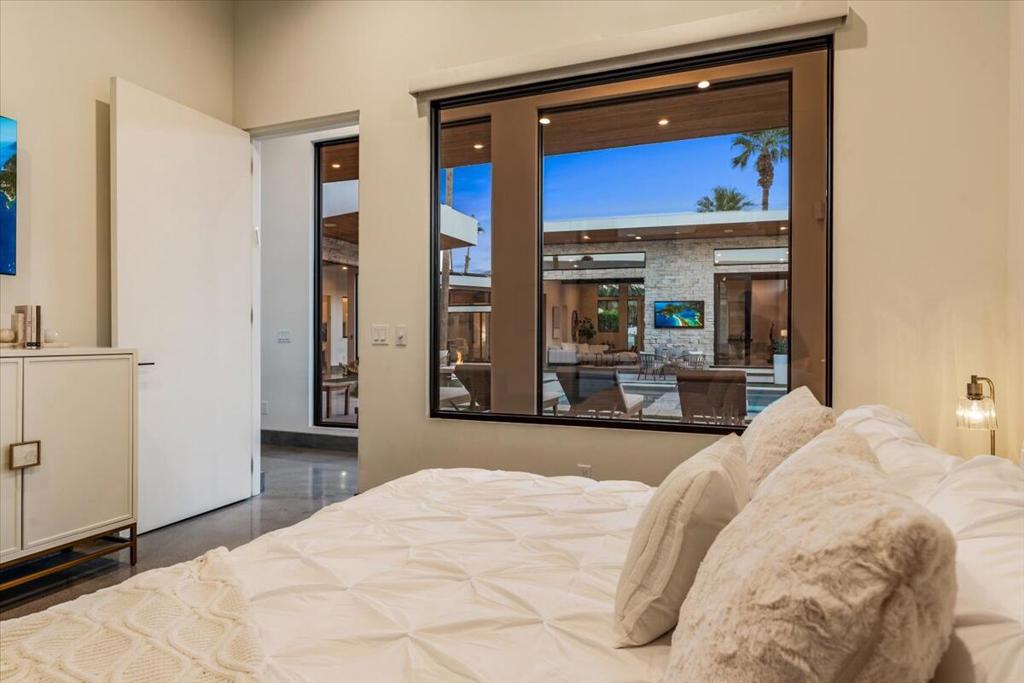 524 E E Miraleste Court Court