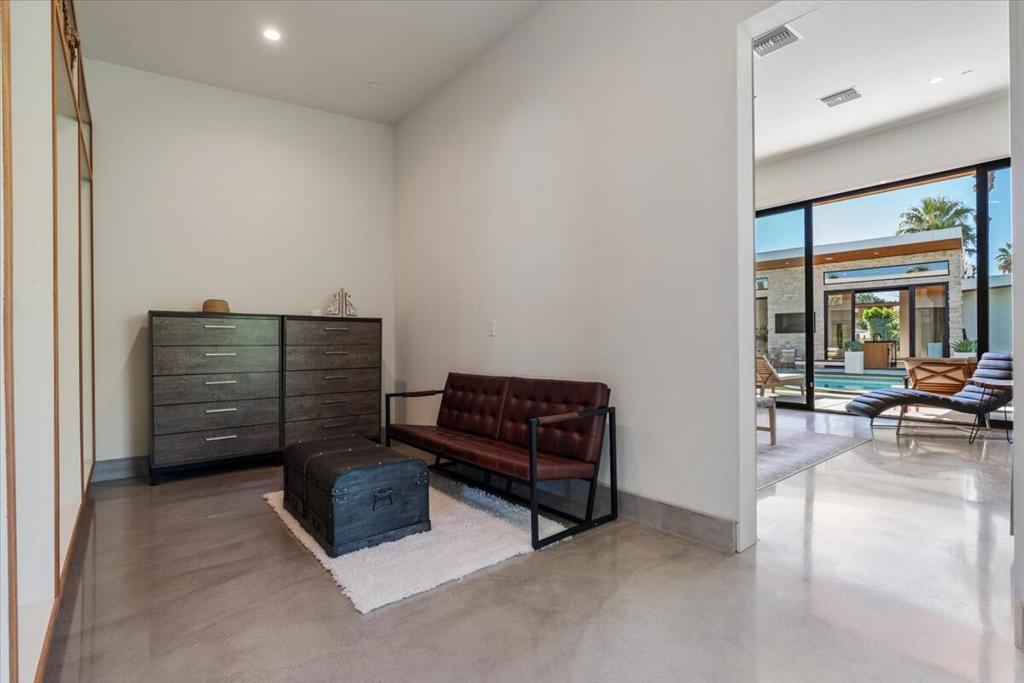 524 E E Miraleste Court Court