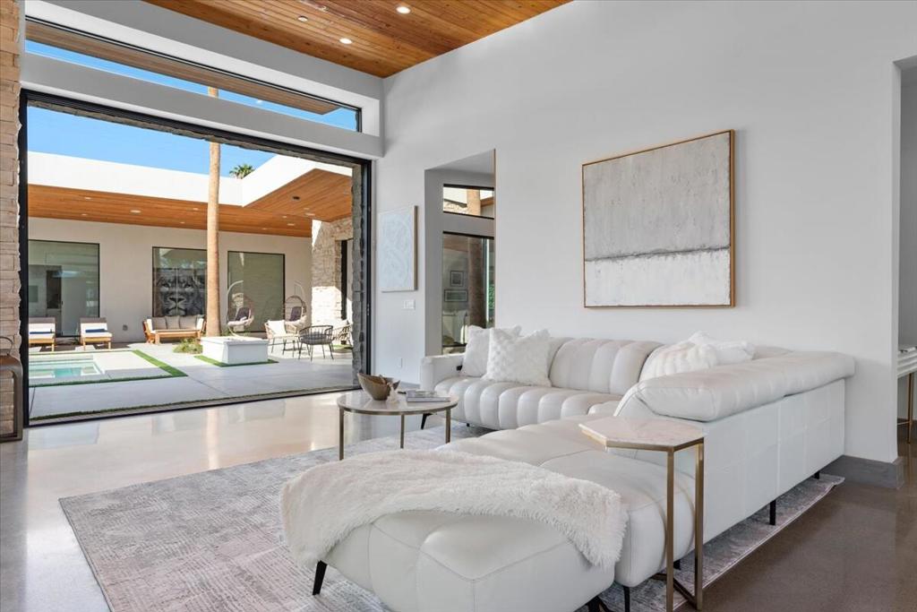 524 E E Miraleste Court Court