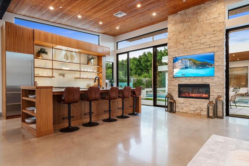 524 E E Miraleste Court Court