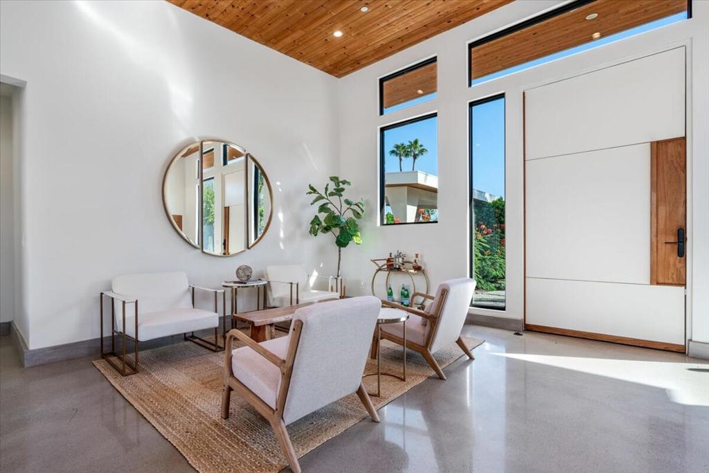 524 E E Miraleste Court Court