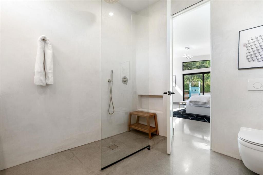 524 E E Miraleste Court Court