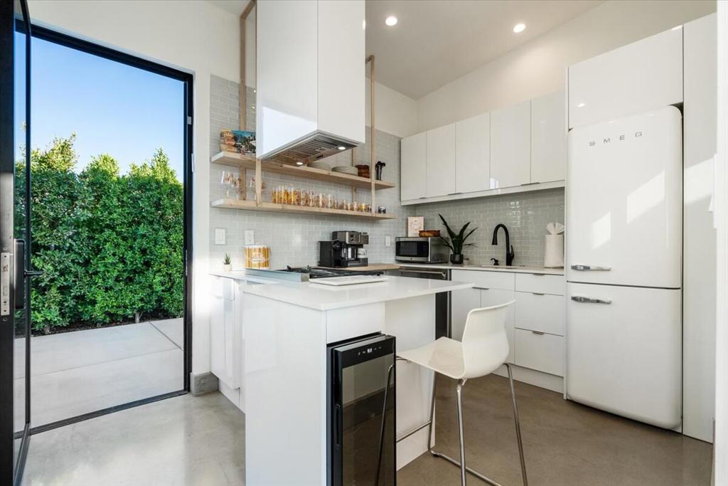 524 E E Miraleste Court Court