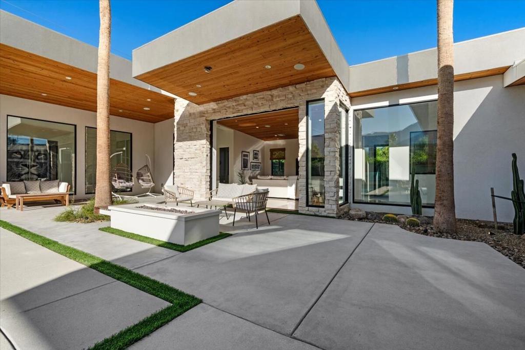 524 E E Miraleste Court Court