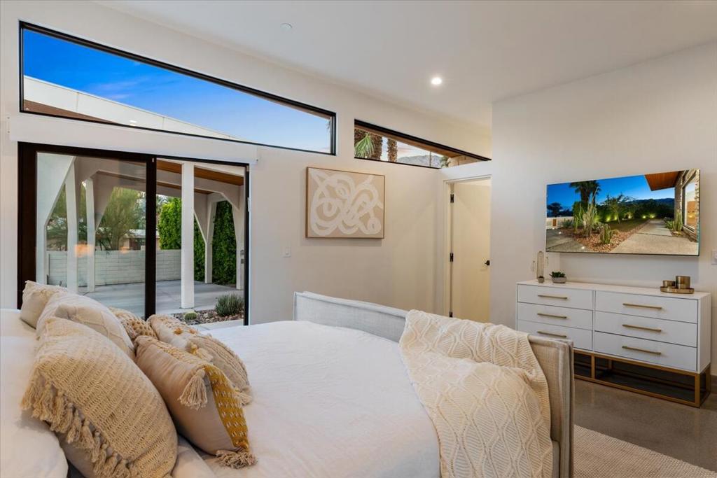 524 E E Miraleste Court Court