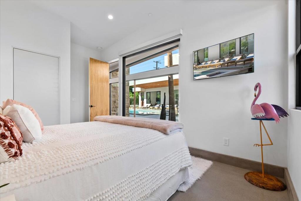 524 E E Miraleste Court Court