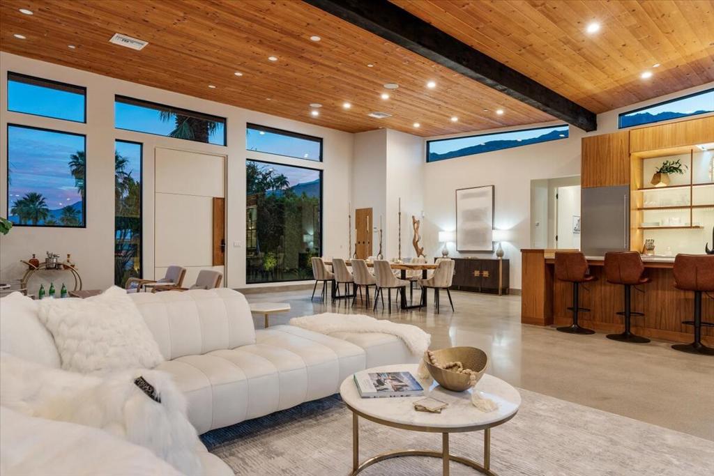 524 E E Miraleste Court Court