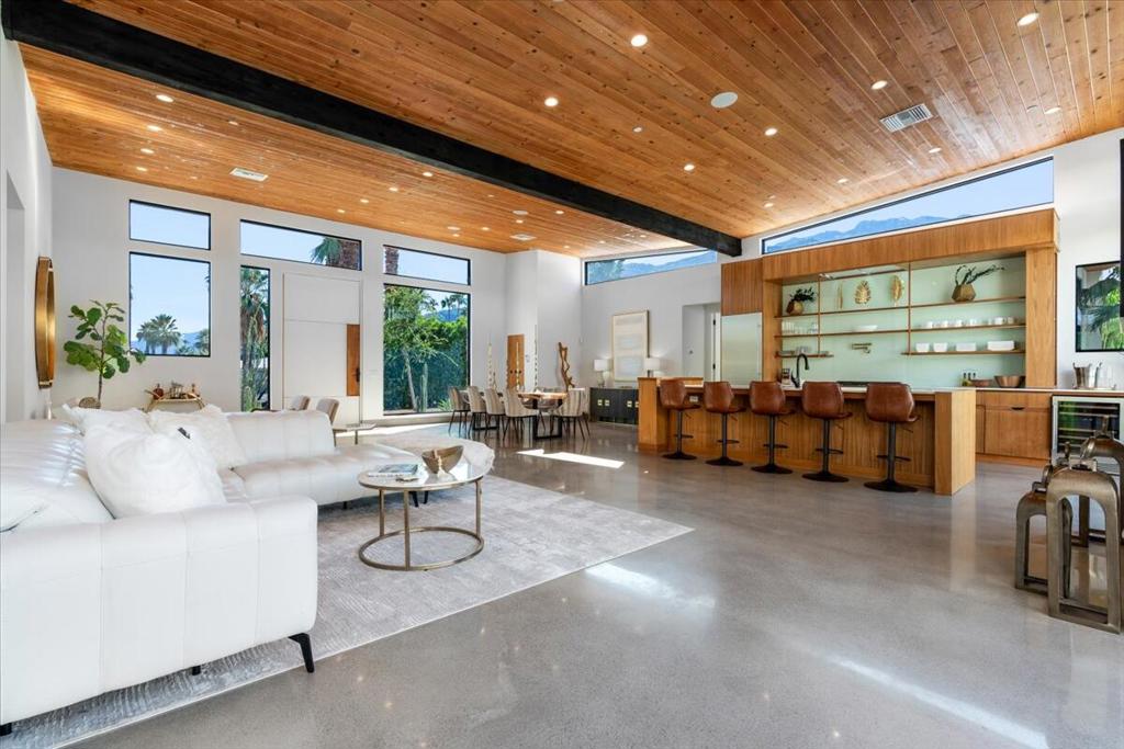 524 E E Miraleste Court Court