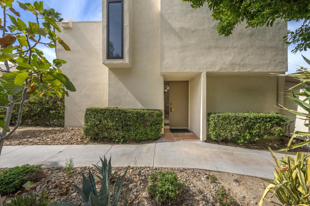 48940 Desert Flower Drive