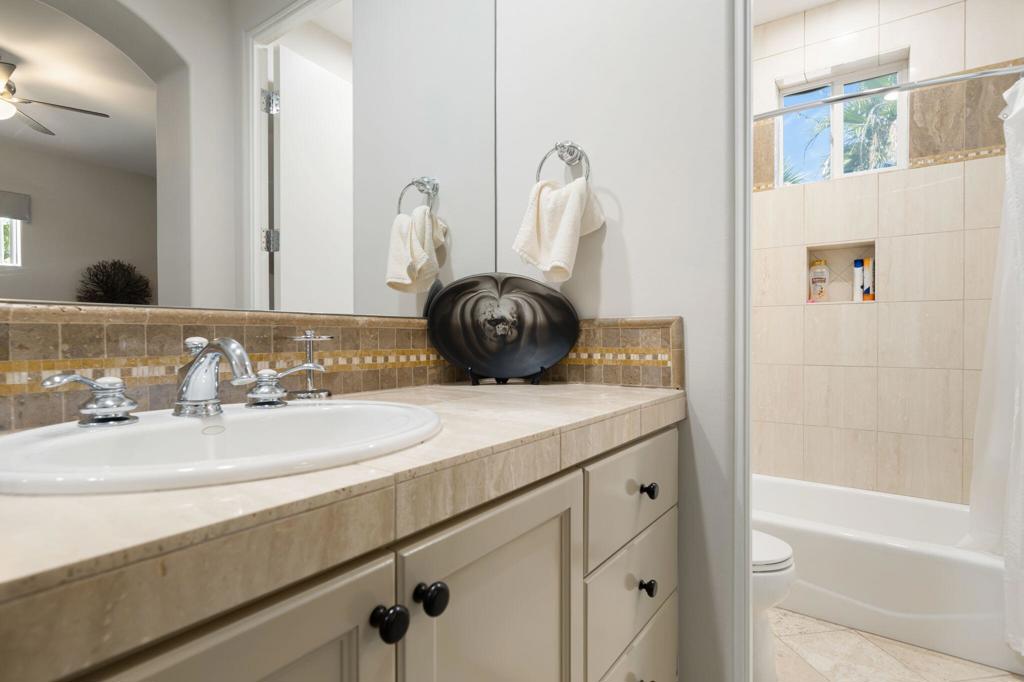 45368 Espinazo Street