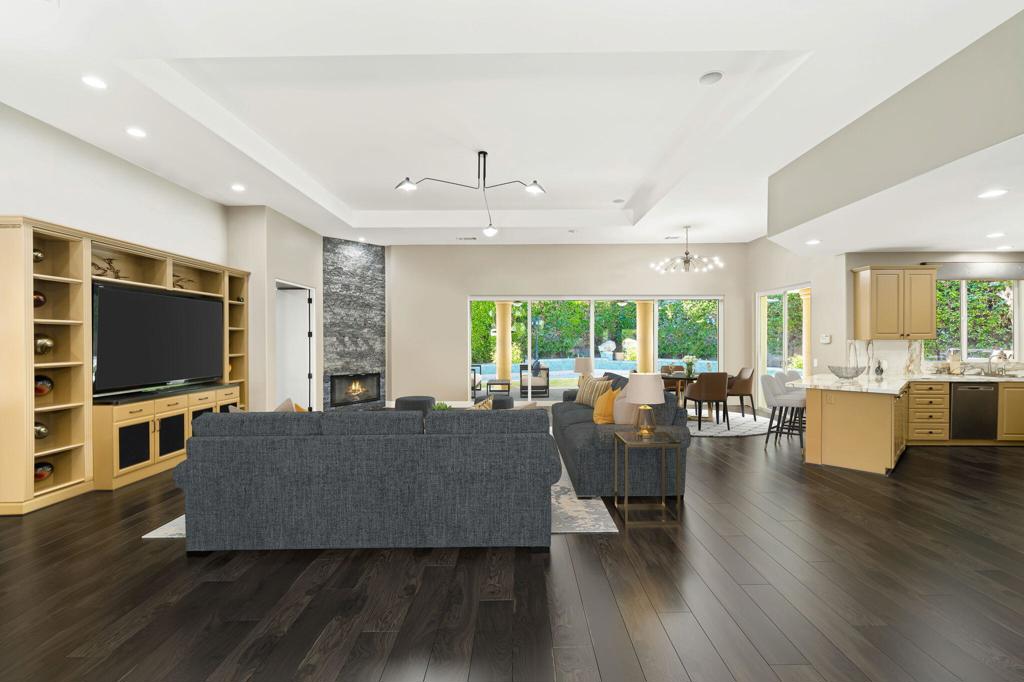 45368 Espinazo Street