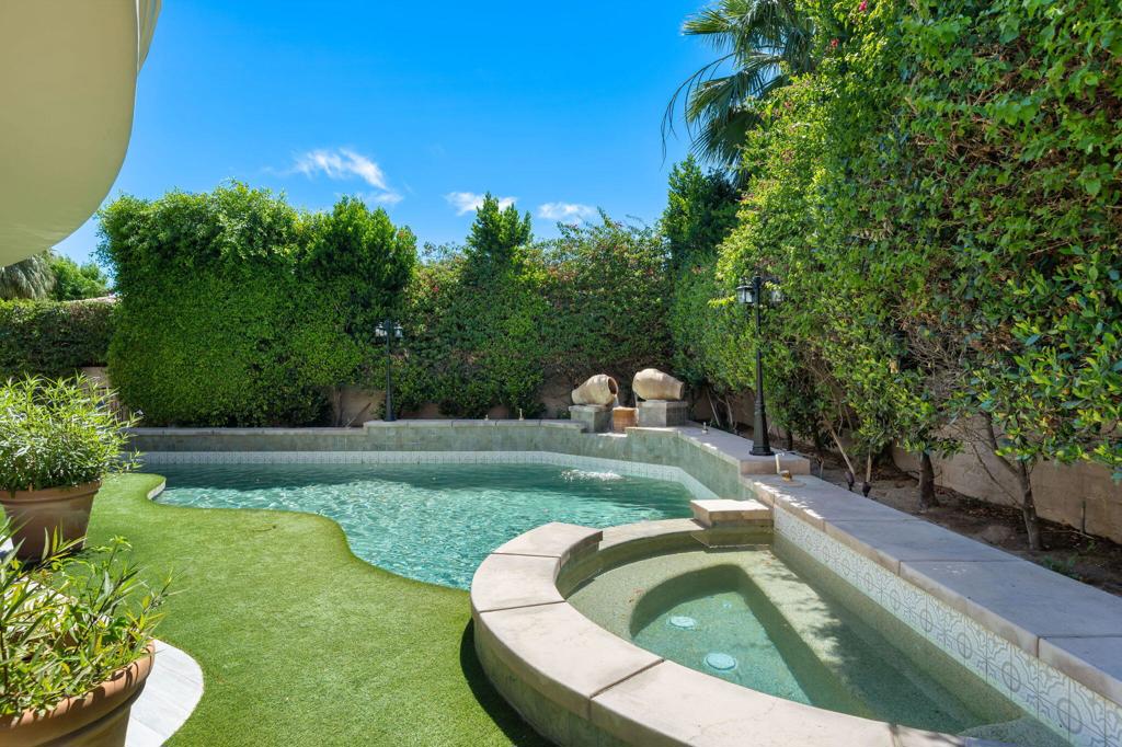 45368 Espinazo Street