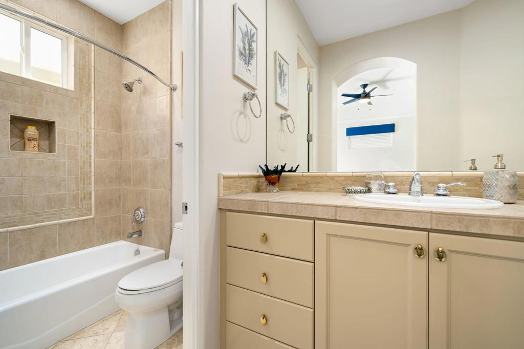 45368 Espinazo Street