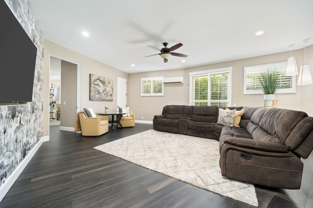 45368 Espinazo Street