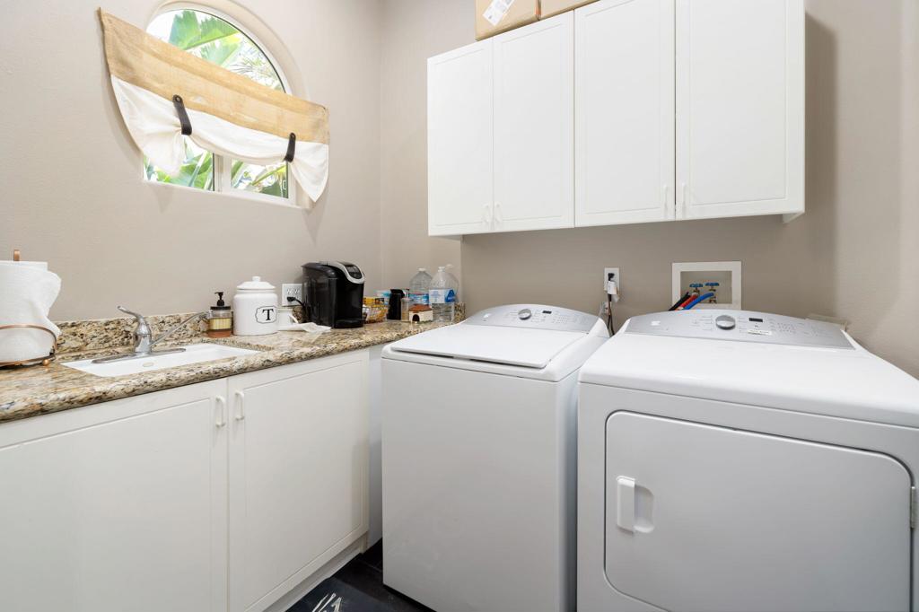 45368 Espinazo Street