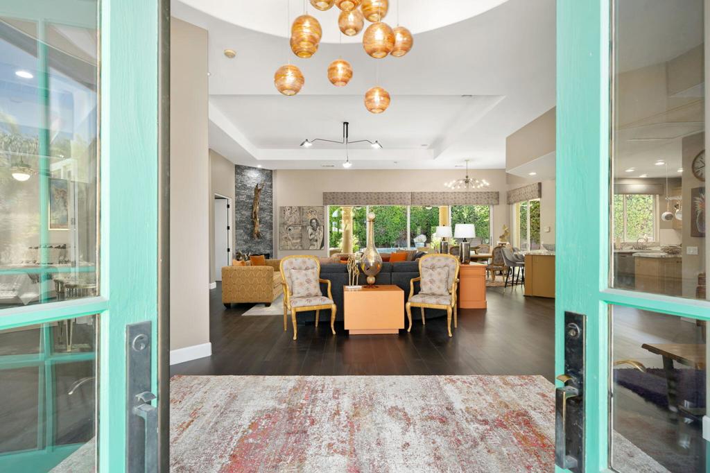 45368 Espinazo Street