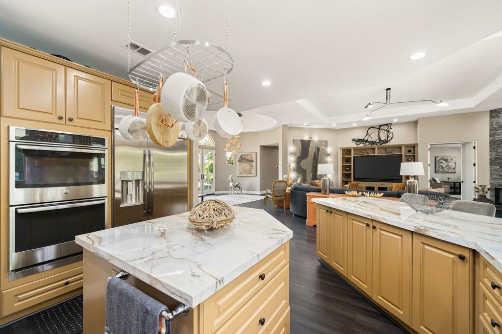 45368 Espinazo Street