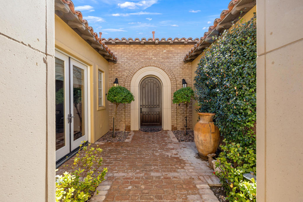 75225 Promontory Place